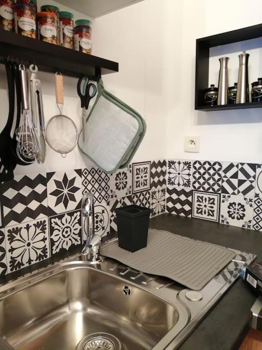 Fadil Apartment Валенсиен Екстериор снимка