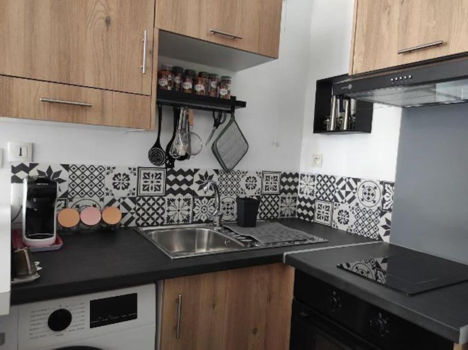 Fadil Apartment Валенсиен Екстериор снимка